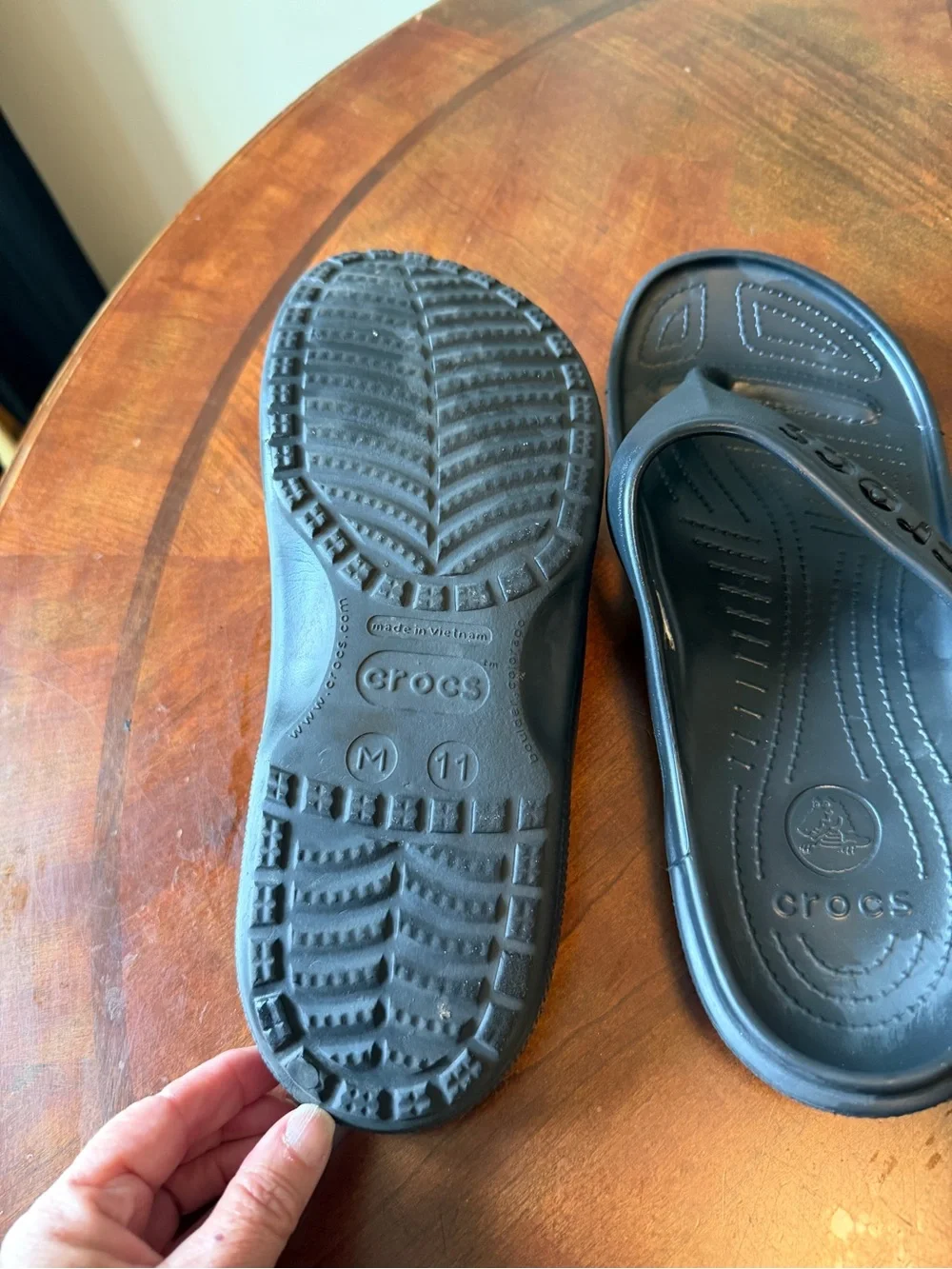 Crocs Baya Flip Flops Men’s Size 11 Black Sandals Casual Waterproof